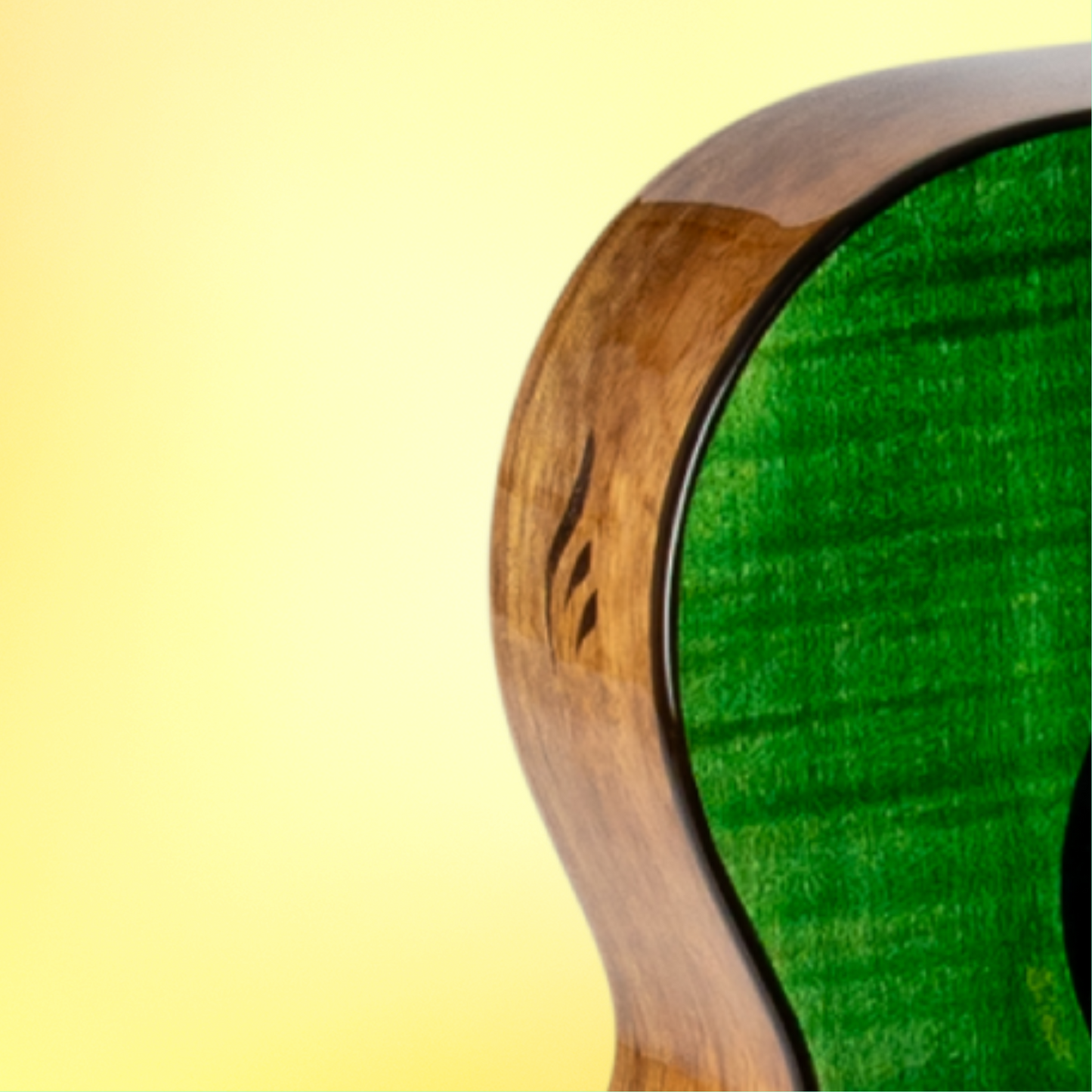 Flight Comet EQ-A Green Tenor Electro Acoustic Ukulele with Premium Gig Bag (Arriving Dec)