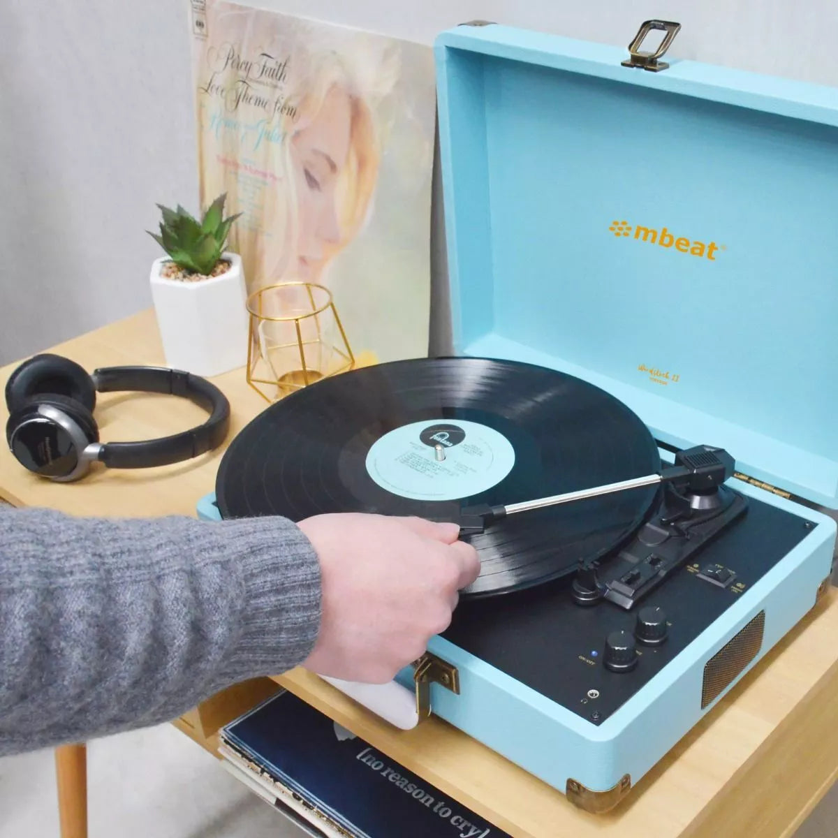 MBeat Woodstock II Sky Blue Retro Bluetooth (TX/RX) Turntable